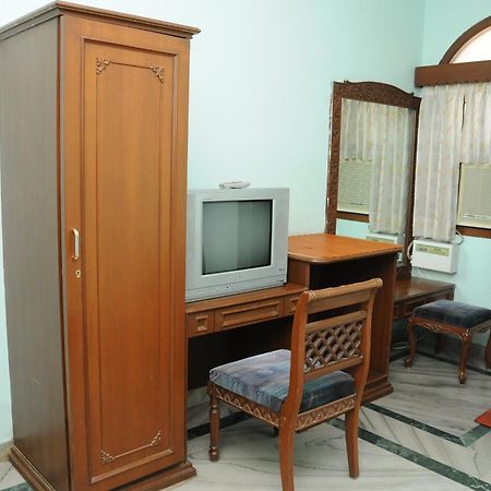 Lloyds Serviced Apartments,Krishna Street,T Nagar Ченай Стая снимка
