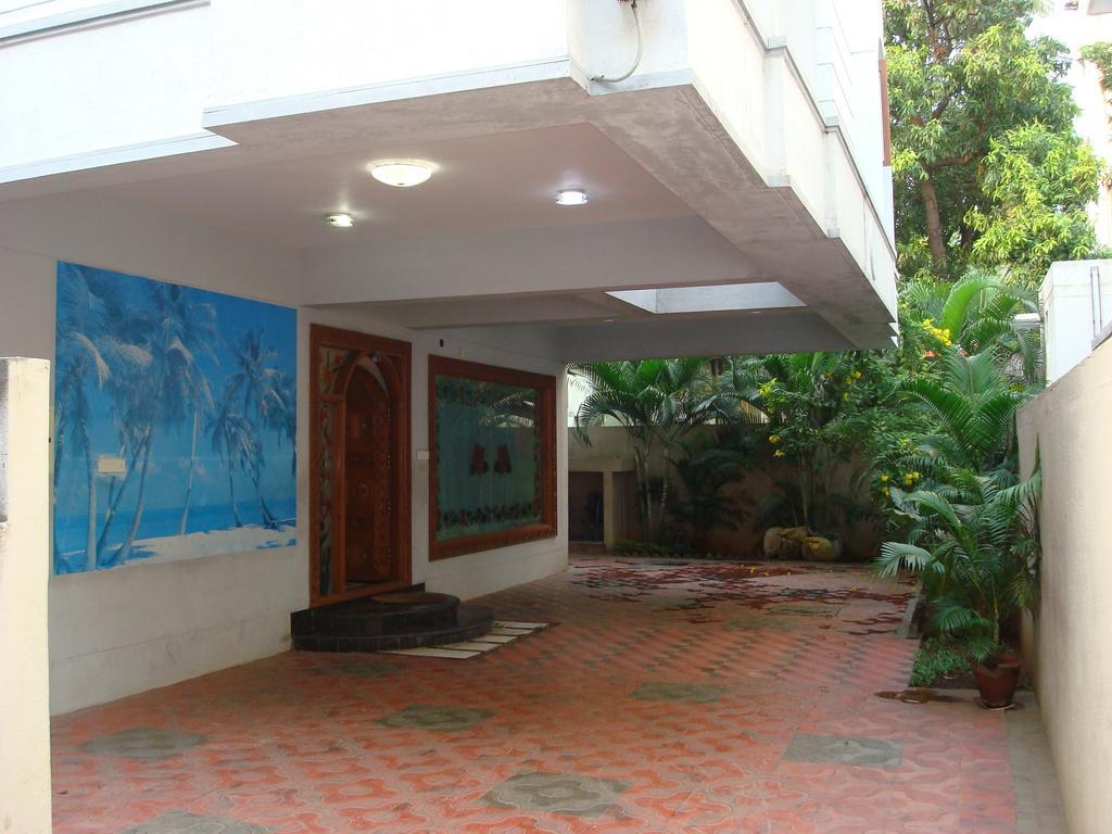 Lloyds Serviced Apartments,Krishna Street,T Nagar Ченай Стая снимка