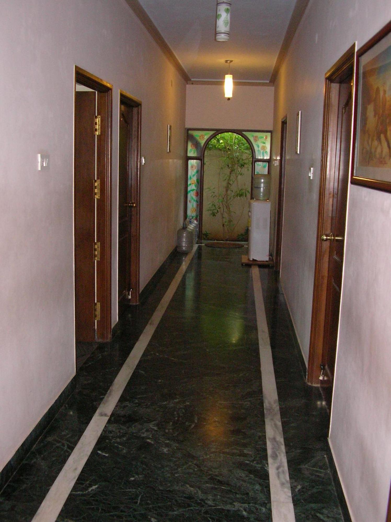 Lloyds Serviced Apartments,Krishna Street,T Nagar Ченай Стая снимка