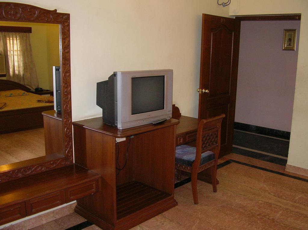Lloyds Serviced Apartments,Krishna Street,T Nagar Ченай Стая снимка