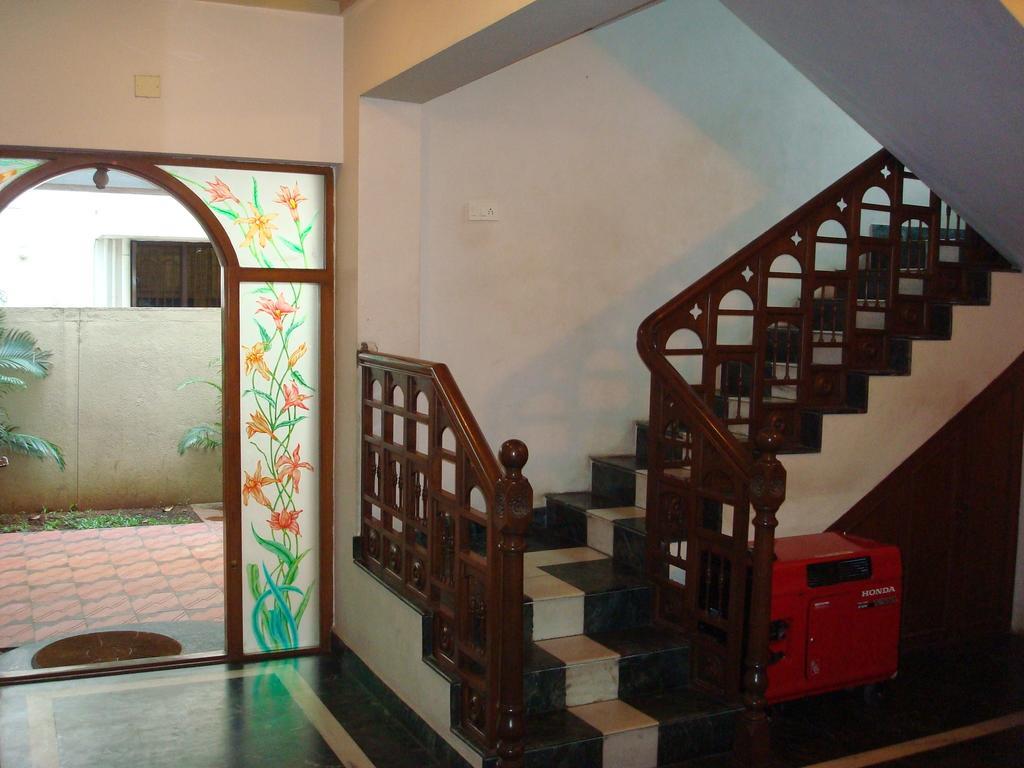 Lloyds Serviced Apartments,Krishna Street,T Nagar Ченай Стая снимка