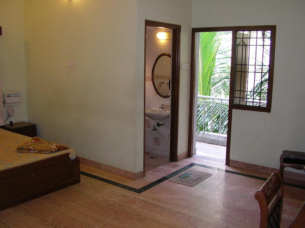 Lloyds Serviced Apartments,Krishna Street,T Nagar Ченай Стая снимка